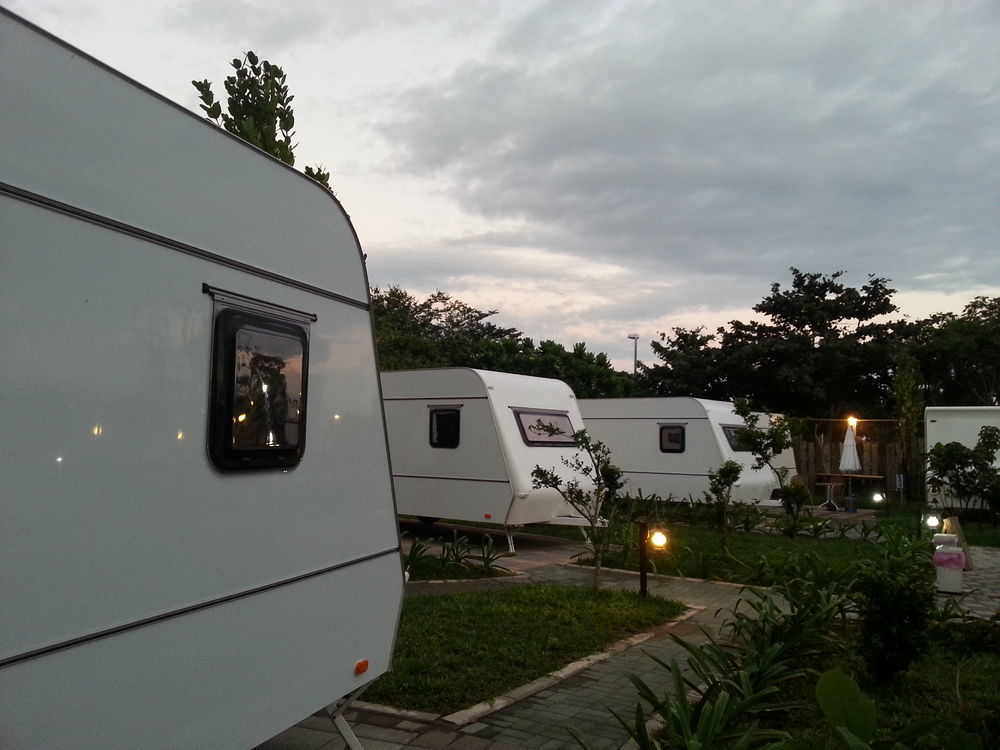 Kenting Houbihu Camping Car B&B Longshui Exterior foto